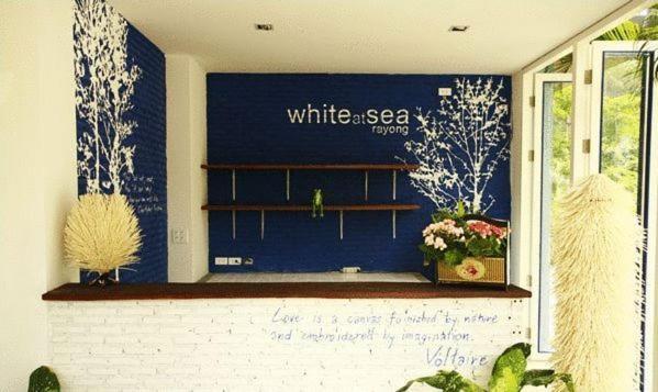 White@Sea Resort Ban Phe Bagian luar foto