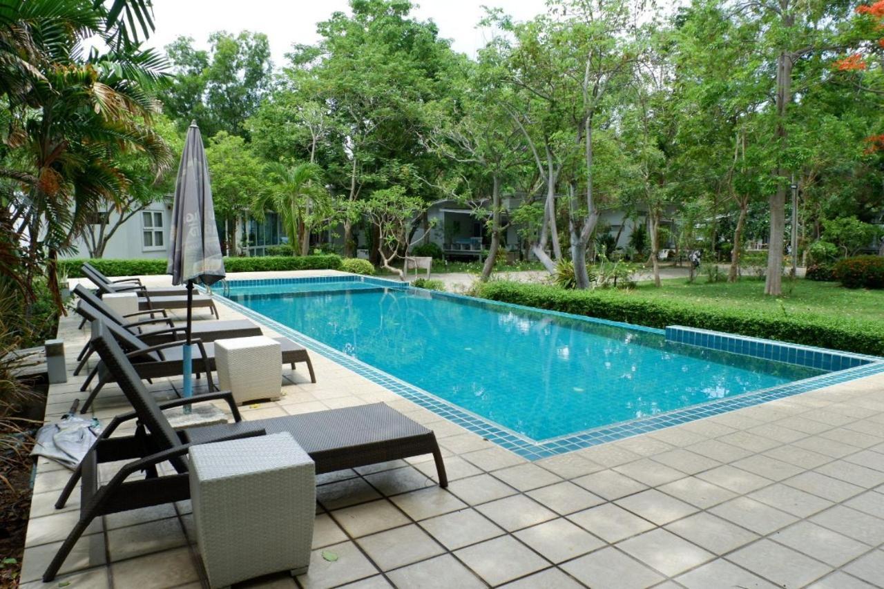 White@Sea Resort Ban Phe Bagian luar foto